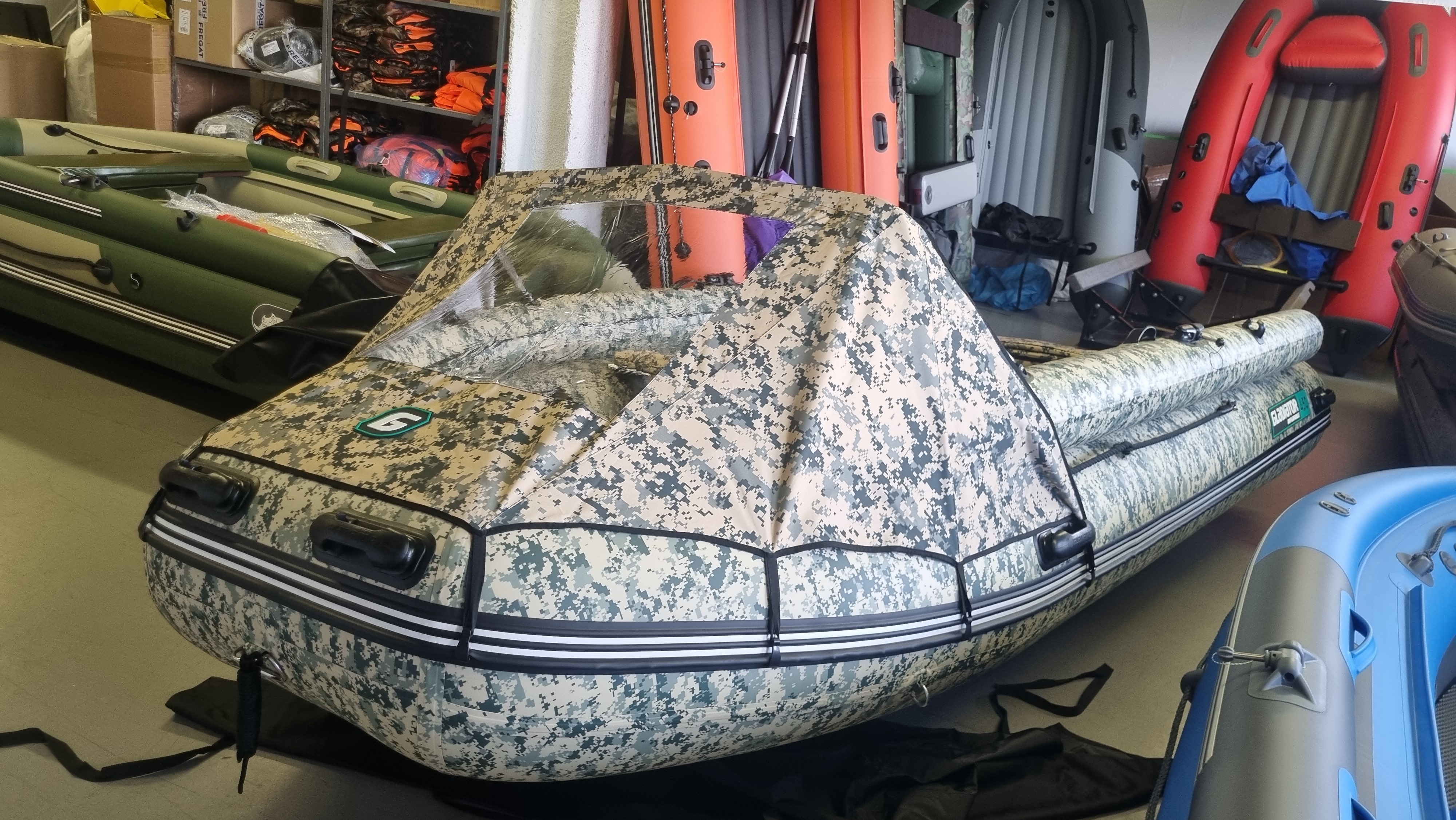 Лодка Gladiator E 450 PRO X camo